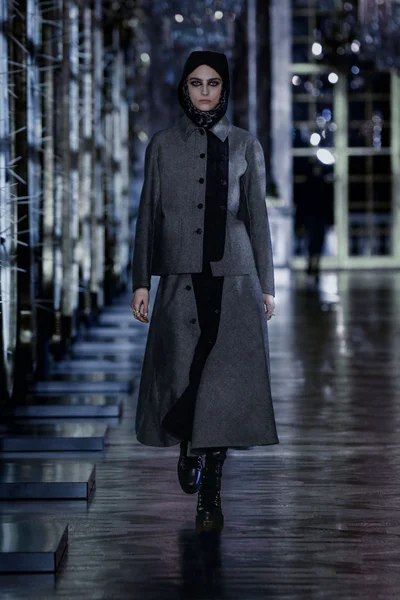 Look 24